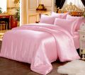 Sumptuous Slumber: 3-Piece Silk Fitted Sheet & Pillowcases for Cozy Nights. 