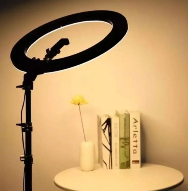 10%20/12/14%20Inch%20LED%20Ring%20Light%20with%20Adjustable%20Stand%20&%20Phone%20Holder%20for%20Live%20Streaming,%20Video%20Recording,%20Photography,%20and%20Makeup%20Tutorials%20-%20Image%204