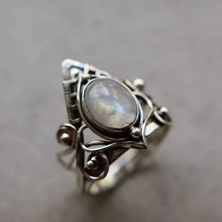 Party%20Ring%20ury%20Geometry%20Statement%20Lady%20Ring%20-%20Image%208