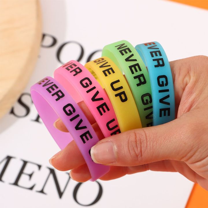 Never Give Up Luminous Rubber Bracelet Men Women Friendship Silicone Wristband Teens Motivational Sport Cuff Fashion Bangle Gift