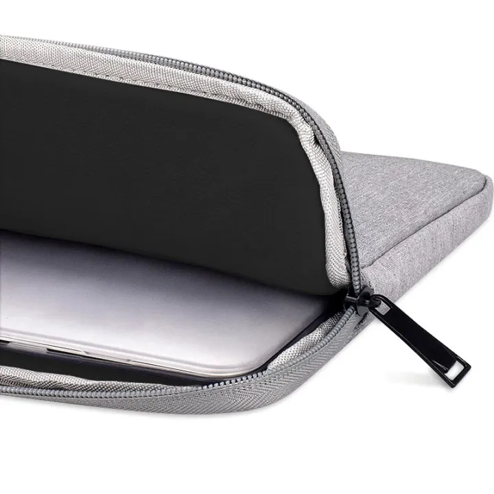 15.6-Inch%20Laptop%20Sleeve%20%E2%80%93%20Lightweight%20Protective%20Case%20for%20All%20Regular%20Laptops%20-%20Image%203