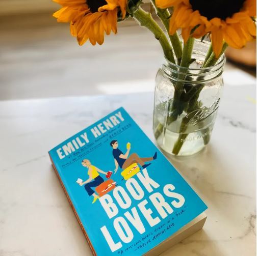 Book%20Lovers%20by%20Emily%20Henry%20%7C%20Matte%20Lamination%20%7C%20Premium%20Paper%20%7C%20-%20Image%202