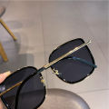 Fashion Women Sunglasses Vintage Metal Large Frame UV400 Protection Men Polarized Glasses for Girls. 