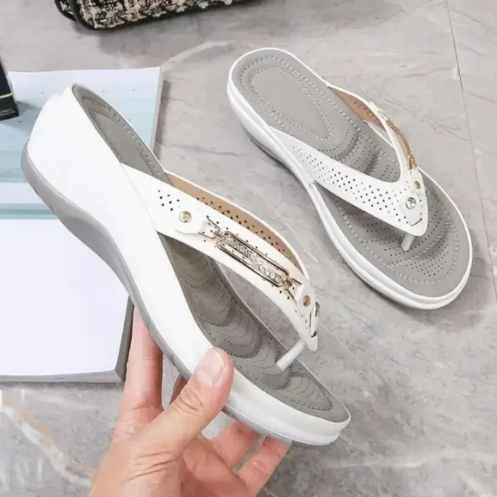 Women's%20Slippers%20Summer%20Metal%20Button%20Slides%20Shoes%20Wedges%20Leisure%20Flip%20Flops%20Wedge%20Beach%20Sandals%20Women%20Outside%20Platform%20Slippers%20-%20Image%204