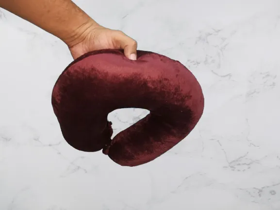 Premium%20Neck%20Pillow%20For%20Travel%20-%2012%20X14%20-%20Image%206