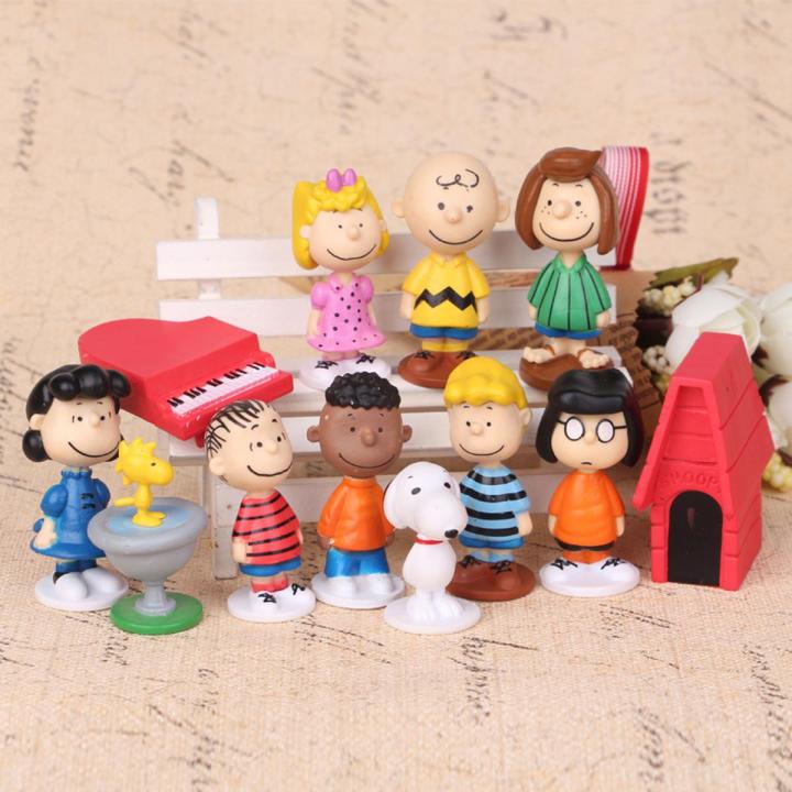 12pcs/set Snoopy Cartoon Charlie Brown And Friends Beagle Woodstock Peanuts Girl Kid Toy Animiation Action Figure Kids Toy Gift Miniature Model