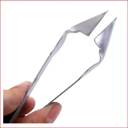 Easy%20Fruit%20and%20Vegetable%20Peeler%20Pineapple%20Eye%20Remover%20Cutter%20Stainless%20Steel%20-%20Image%208
