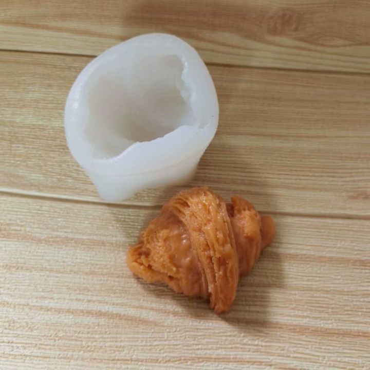 Steamed%20Cake%20Making%20Tool%20Silicone%20Bread%20Candle%20Mold%20Simulation%20Croissant%20Shape%20Mousse%20Cake%20Mold%20Creative%20French%20Bread%20Molds%20Soap%20Aromatherapy%20Candle%20Making%20Shell%20-%20Image%205