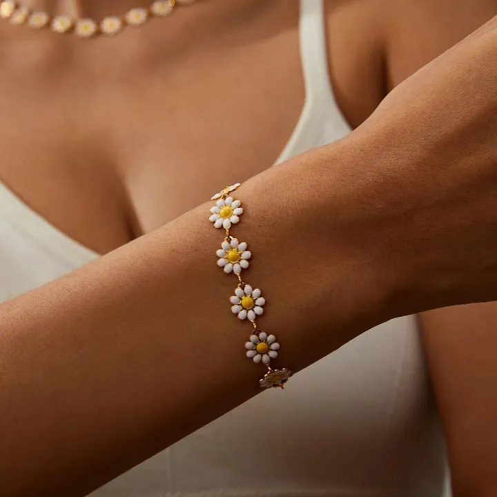 Fashion%20Korean%20Sweet%20Daisy%20Flower%20Bracelets%20For%20Women%20Girls%20Minimalist%20Enamel%20Sunflower%20Aesthetic%20Bracelet%20Wedding%20Party%20Jewelry%20-%20Image%203