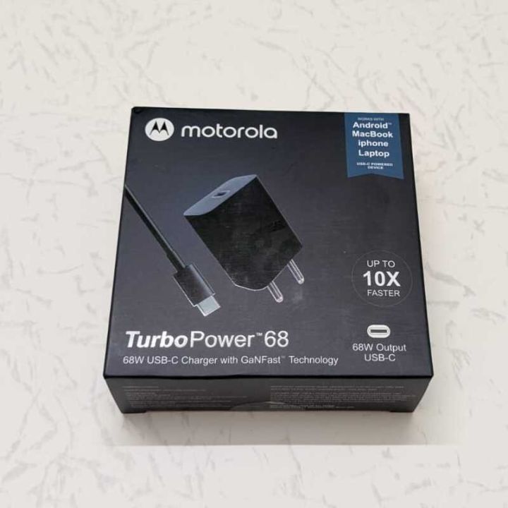 Motorola%20Turbo%20Power%2068W%20USB-C%20Charger%20with%20Gan%20fast%20Technology%20-%20Image%202