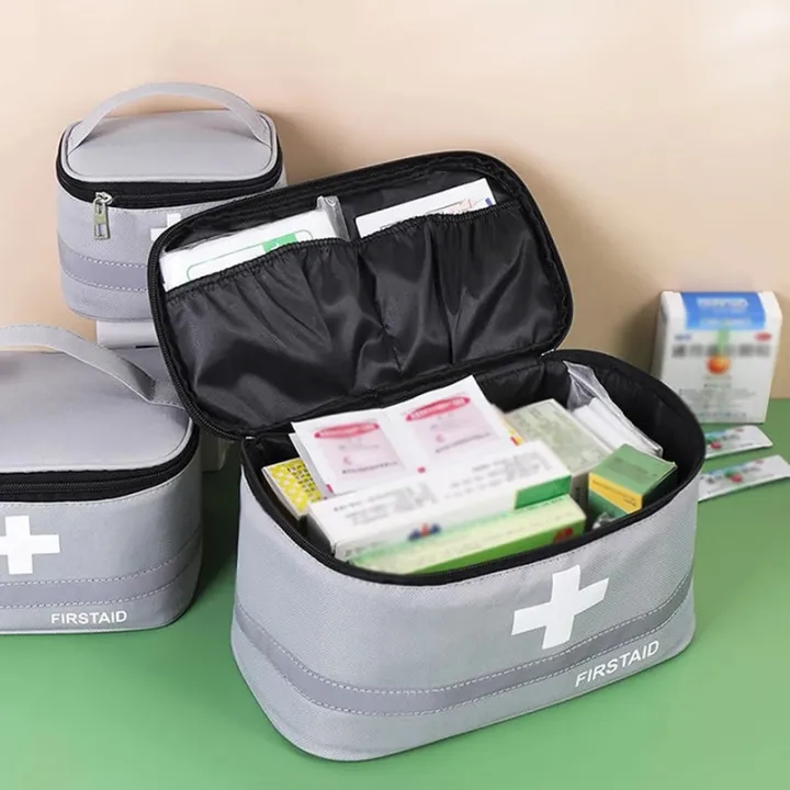 Portable%20First%20Aid%20Kit,%20Travel%20Medicine%20And%20Medication%20Storage%20Bag%20-%20Image%204