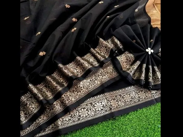Maroon%20colour%20tangail%20half%20silk%20Nokshi%20peaire%20Saree%20for%20Women%20by%20Ekush%20Shatak%20-%20Image%202