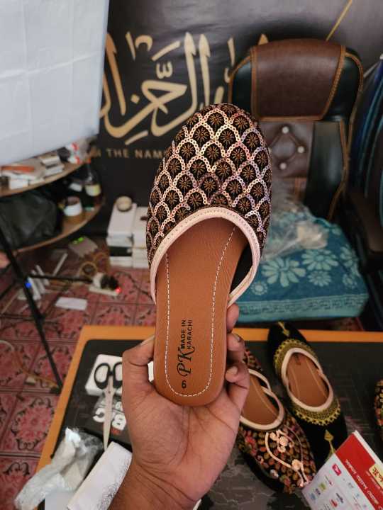 Girls%20exclusive%20Eid%20collection%20nagra%20shoes%20-%20Image%202