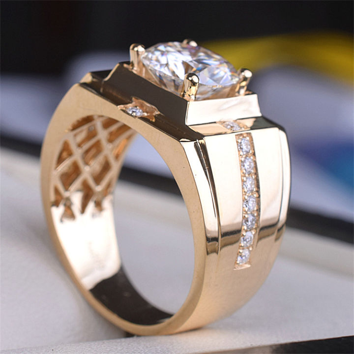 Classic%20High%20Carbon%20Diamond%20High%20Men's%20Diamond%20Ring%20Imitation%20Moissanite%20Plated%20Yellow%20Gold%20Domineering%20Wedding%20Ring%20Wholesale%20-%20Image%204