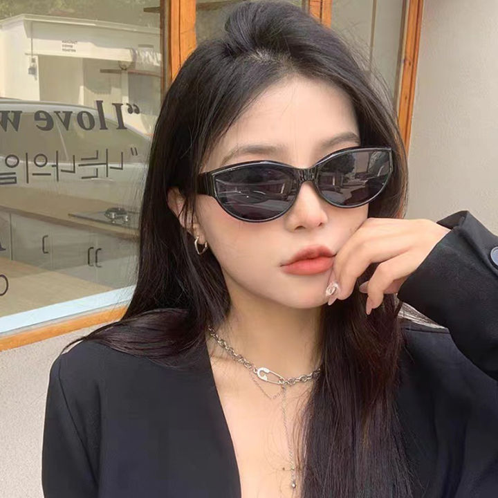 Personality%20Female%20Fashion%20Cat%20Eye%20Sunglasses%20Woman%20Vintage%20Black%20Gradient%20Sun%20Glasses%20Huiye%20-%20Image%204