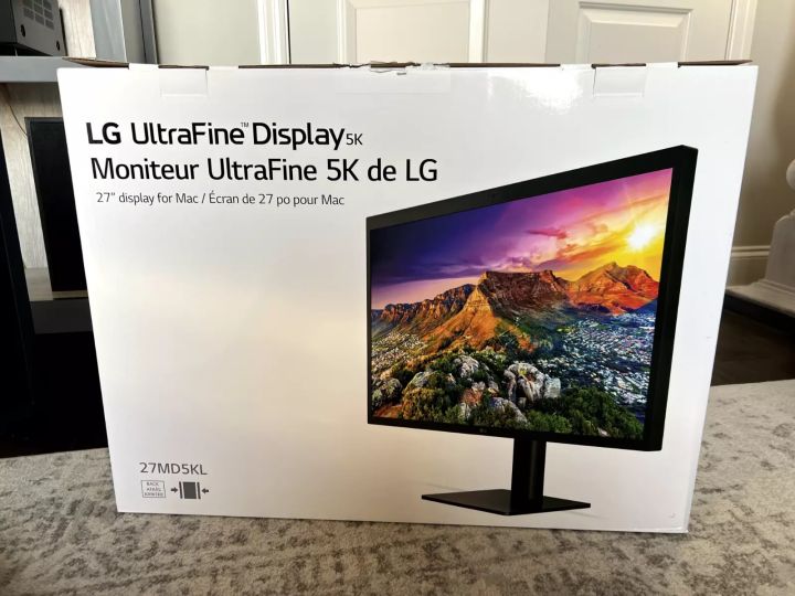 LG%2027MD5KL-B%2027%20Inch%20UltraFine%205K%205120%20x%202880%20IPS%2027MD5KL-B%20Thunderbolt%203%20Monitor%20-%20Image%204