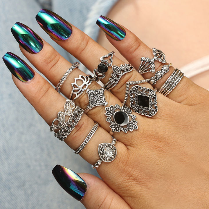 Hypoallergenic%20Alloy%20&%20Silver/Gold%20Plated%2015-Piece%20Vintage%20&%20Minimalist%20Stackable%20Ring%20Set%20%E2%80%93%20Stylish%20Jewellery%20for%20Women%20and%20Girls%20-%20Image%205