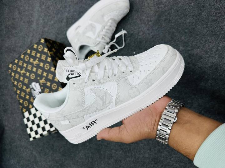 Mens%20shoes%20Lv%20premium%20quality%20low%20neck%20sneakers%20-%20Image%204