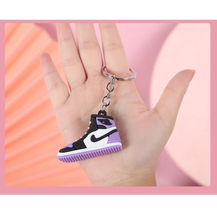Cute%20mini%20AJ%20shoes%203D%20shoe%20keychain%20keychain%20pendant%20Sneakers%20Keychain%20Key%20Ring%20Fashion%20Airmax%20Yeezy%20Air%20Jordan%20Gift%20for%20man%20-%20Image%205