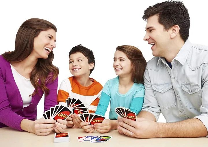 Uno%20Family%20Paper%20Card%20Game%20-%20Multi%20Color%20-%20Image%203