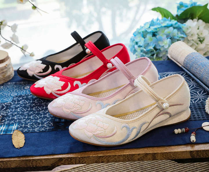 Jin Furong Spring New Chinese Embroidered Ethnic Canvas Shoes