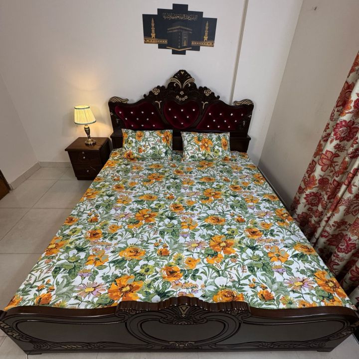1%20PCs%20King%20Size%20Bed%20Sheet%20with%20Two%20Pillow%20Cover%20Multicolour%20Bisanar%20Chadur%20-%20Image%202
