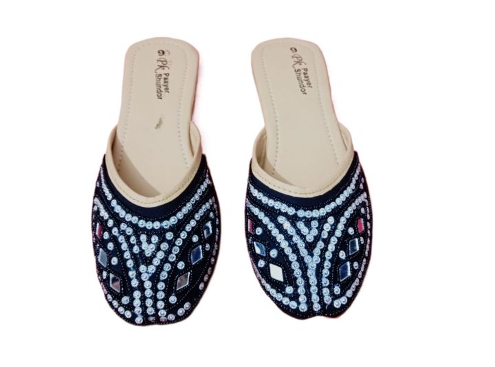 Fashionable Pakistani Design Nagra Shoes For Ladies and Girls. Half Nagra Gorgeous Design
