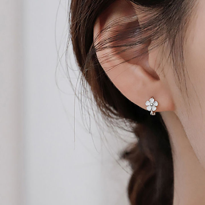 14k%20Flower%20Hoop%20Earings%20For%20Women%20Hikaw%20Silver%20Earrings%20%20Non%20Tarnish%20Hypoallergenic%20Earings-MOILY%20-%20Image%206