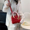 andbag for women in 2023, new tren and tren style, on the internet, with the same nhe and high-end feeling. Cross bo small bag and aifei bag. 