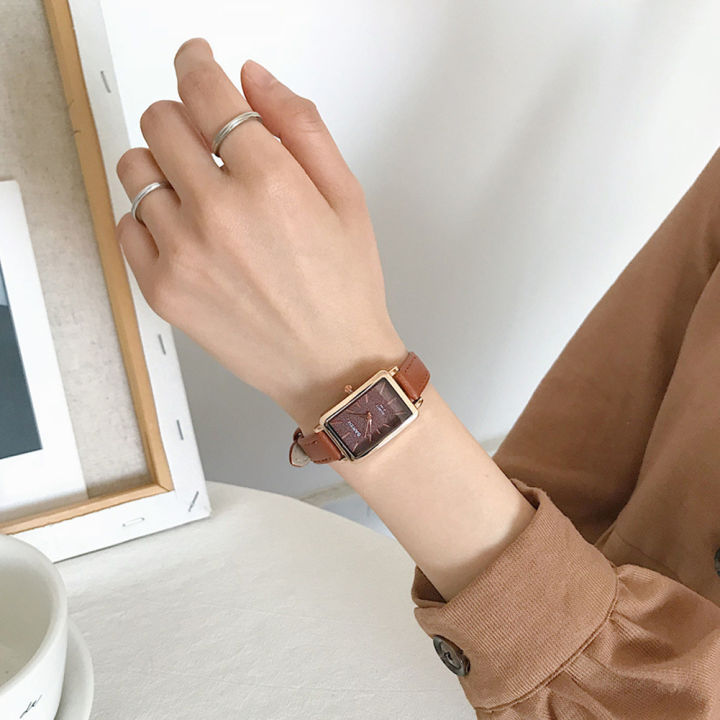 EB%20Women%20Fashion%20Retro%20Simple%20Chic%20Quartz%20Watch%20Leather%20Strap%20Rectangle%20Watch%20-%20Image%206