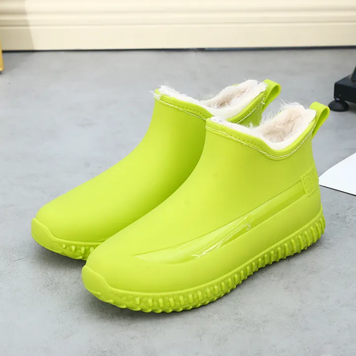 Rain%20Boots%20Women's%20Lightweight%20Kitchen%20Work%20Non-Slip%20Rain%20Boots%20Korean%20Style%20Wear-Resistant%20Rain%20Shoes%20Fleece-Lined%20Short%20Women's%20Rubber%20Shoes%20-%20Image%205