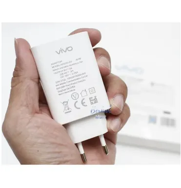 VIVO%2033W%20Super%20Fast%20Flash%20Charger%20With%20Type-C%20Cable%20And%20Data%20Transfer%20Support%20-%20Image%202