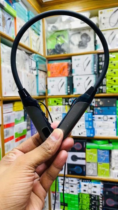 Recrsi%20Wireless%20Bluetooth%20Neckband%20Original%20Headphone%20200%20Hours%20Battery%20Backup%20Digital%20Display%20By%20GADGET-X%20-%20Image%204