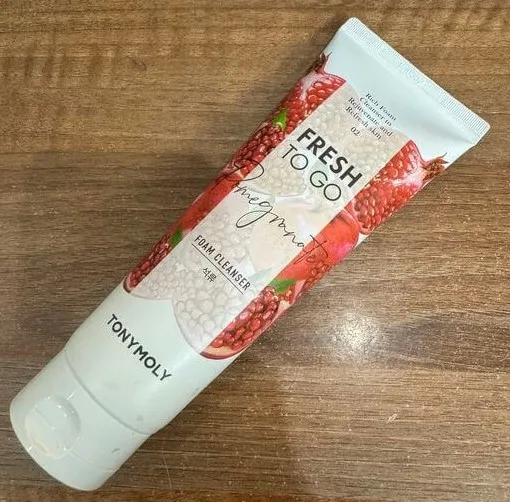 TONYMOLY%20Fresh%20To%20Go%20Pomegranate%20Foam%20Cleanser-%20170ml%20-%20Image%204