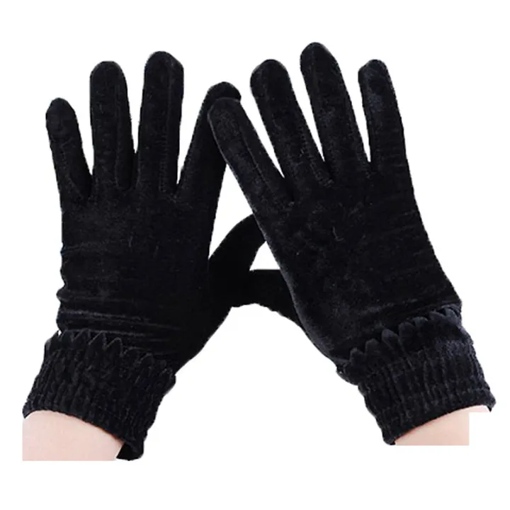 Luxury%20Velvet%20Gloves%20%E2%80%93%20Fashionable,%20Comfortable%20&%20Durable%20Accessory%20-%20Image%206