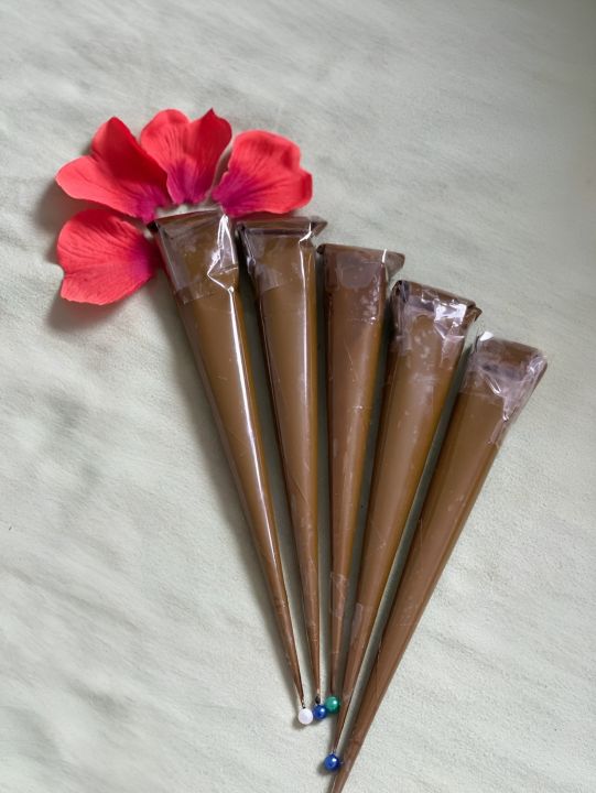 Organic%20Henna%20Mehidi%20Cone%20-5%20pcs%20-%20Image%202