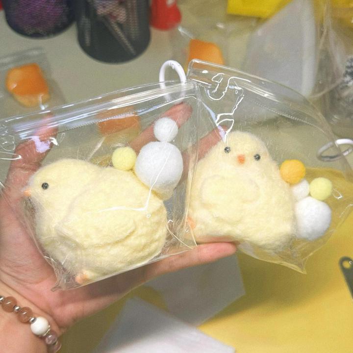 Handmade%20Yellow%20Big%20Chicken%20Plush%20Silicone%20Squishy%20Pinching%20Toys%20Cute%20Hen%20Chicks%20Taba%20Squeezing%20Toy%20Fuzzy%20Release%20Hand%20Stress%20-%20Image%204