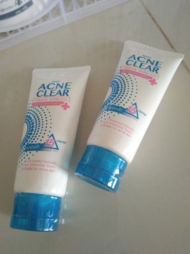 Mistine%20Acne%20Scar%20Clear%20Oil%20Bemish%20Control%20Facial%20Foam%20Face%20Wash%2085g%20-%20Image%202