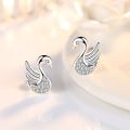 Woman Fashion Jewelry Swan Shape Retro Simple and Exquisite Earrings.
