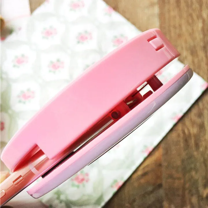 LED%20Ring%20Light%20Selfie%20Night%20Flasher%20For%20IPhone%207/%20Samsung/%20Xiaomi%20Smart%20Phone%20-%20Image%207