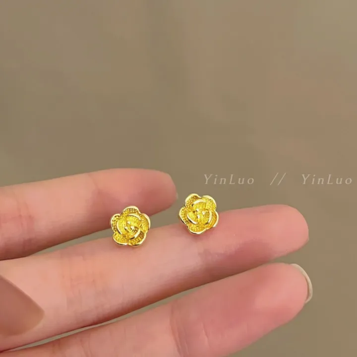 Golden%20Flower%20Stud%20Earrings%20Feminine%20Temperament%20Sense%20of%20Luxury%202023%20New%20Trendy%20Ins%20Style%20Earrings%20Earrings%20Douyin%20Live%20Broadcast%20-%20Image%204