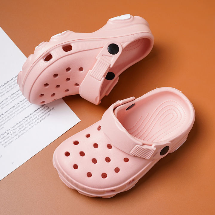 Children's%20Crocs%20Girls%202024%20new%20summer%20indoor%20home%20non-slip%20boys%20soft%20soled%20primary%20school%20children%20outdoor%20slippers%20for%20girls%20-%20Image%204