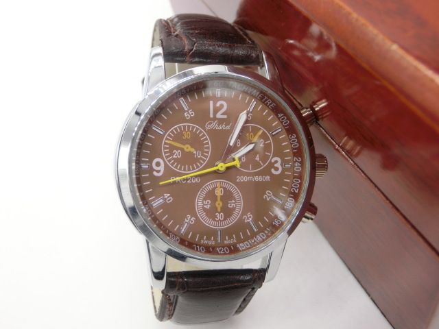 New%20Men's%20and%20Women's%20Belts%20Watch%20Decoration%20Three%20Eyes%20and%20Six%20Needles%20Casual%20Fashion%20Quartz%20Watch%20Sport%20Watch%20-%20Image%204