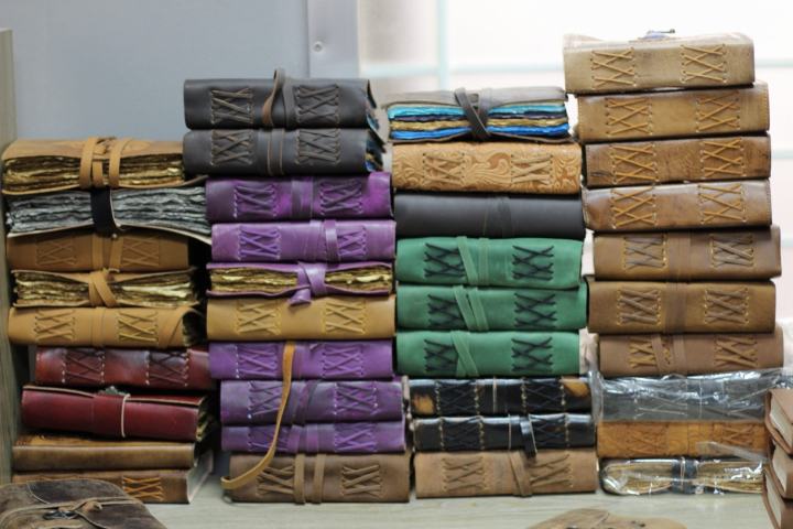 Antique%20Handcraft%20Leather%20Journal%20Notebook%20Diary%20For%20Men%20&%20Women%20-%20Random%20-%20Image%203