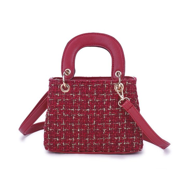 Women's%20New%20Korean-Style%20Simple%20Woolen%20Square%20Sling%20Bag%20Shoulder%20Bag%20-%20Image%207
