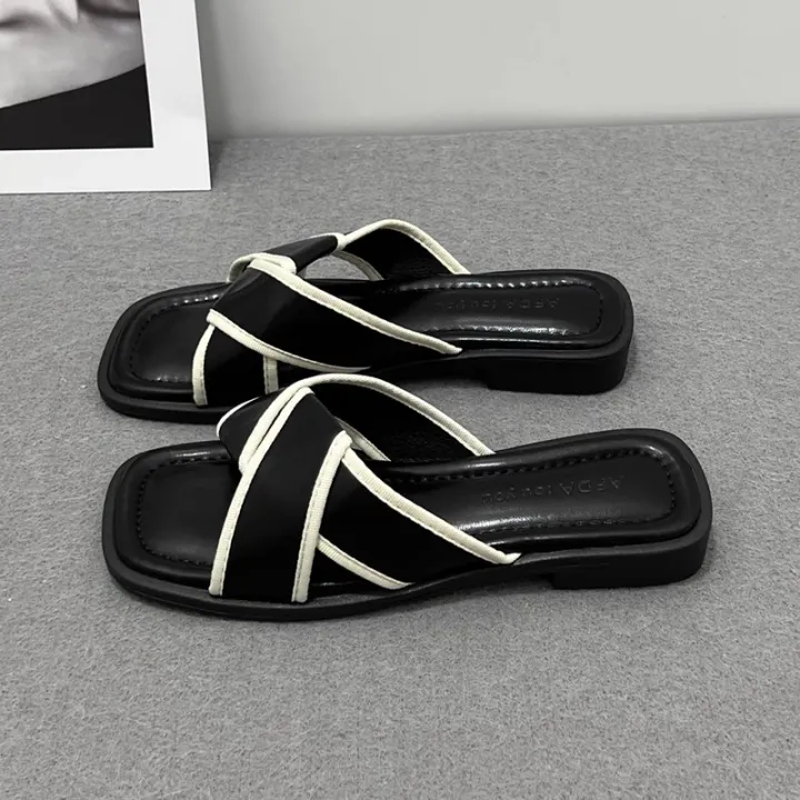 French%20high-end%20flat%20slippers%20women's%20summer%20wear%202024%20new%20thick-soled%20soft-soled%20versatile%20beach%20sandals%20for%20women%20-%20Image%208