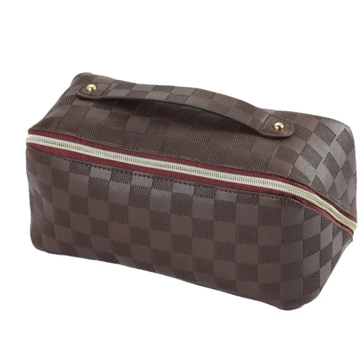 Simple%20checkered%20net%20red%20pillow%20makeup%20bag,%20high%20value,%20portable,%20waterproof,%20multi-functional%20washing%20and%20storage%20bag%20cross%20-%20Image%205