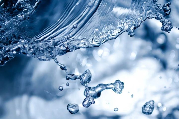 Stainless%20Steel%20Water%20Bottle%20For%20School%20Kids,%20Men%20&%20Women%20700Ml%20-%20Stay%20Hydrated%20Throughout%20The%20Day%20With%20This%20Portable%20And%20Stylish%20Water%20Bottle%20-%20Water%20Bottle%20-%20Image%206