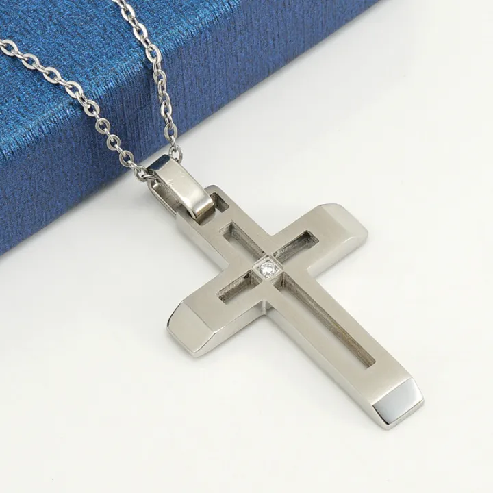 Fashionable,%20simple,%20style,%20hollow%20diamond-studded%20cross%20necklace,%20cross-border%20stainless%20steel%20electroplating%2018K%20gold,%20ins%20style%20woman%20-%20Image%202