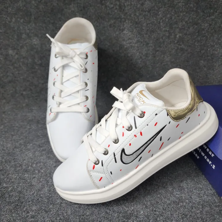 Stylish%20Collection%20Stylish%20and%20Fashionable%20Winter%20and%20Summer%20Exclusive%20Sneakers%20Converse%20Shoes%20for%20Men%20-%20Low%20Top%20Type%20-%20Choice%20Expression%20-%20Image%206